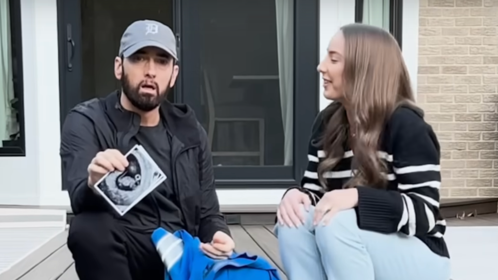 Eminem bëhet gjysh për herë të dytë, vajza e tij e adoptuar sjell në jetë fëmijën e saj të parë