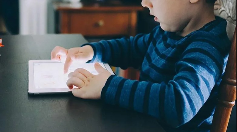 Turqia miraton ligjin që ndalon rrjetet sociale për fëmijët nën 15 vjeç