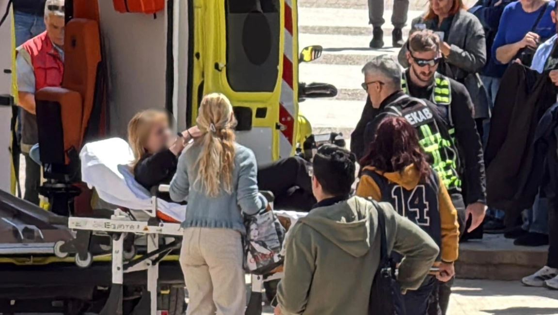 Horror në mes të Athinës, 89-vjeçari qëllon me armë punonjësin e Sigurimeve Shoqërore, hyn në Gjykatën e Apelit dhe plagos 4 gra! Merr taksinë dhe…