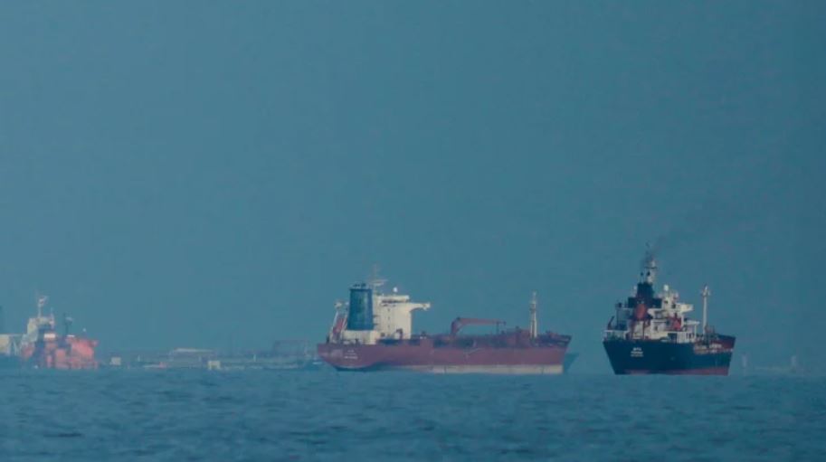 Ushtria iraniane mbyll përsëri Ngushticën e Hormuzit, Garda Revolucionare rimerr kontrollin