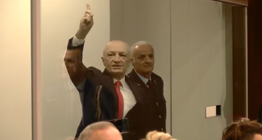 Shtyhet gjyqi për dosjen Meta, shkak u bë kërkesa e avokates së nënës së Kryemadhit! Ja kur mbahet seanca e radhës