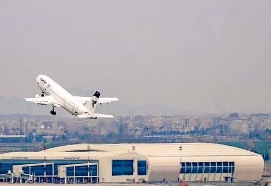 Rifillojnë fluturimet në aeroportin kryesor të Teheranit pas 57 ditësh mbylljeje