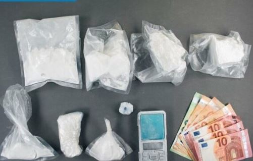 Jetë luksi në hotele me katër yje dhe shpërndarje kokaine me skuter elektrik! Arrestohet ‘turisti’ shqiptar në Itali, droga e fshehur në bide, ja sa burg do vuajë