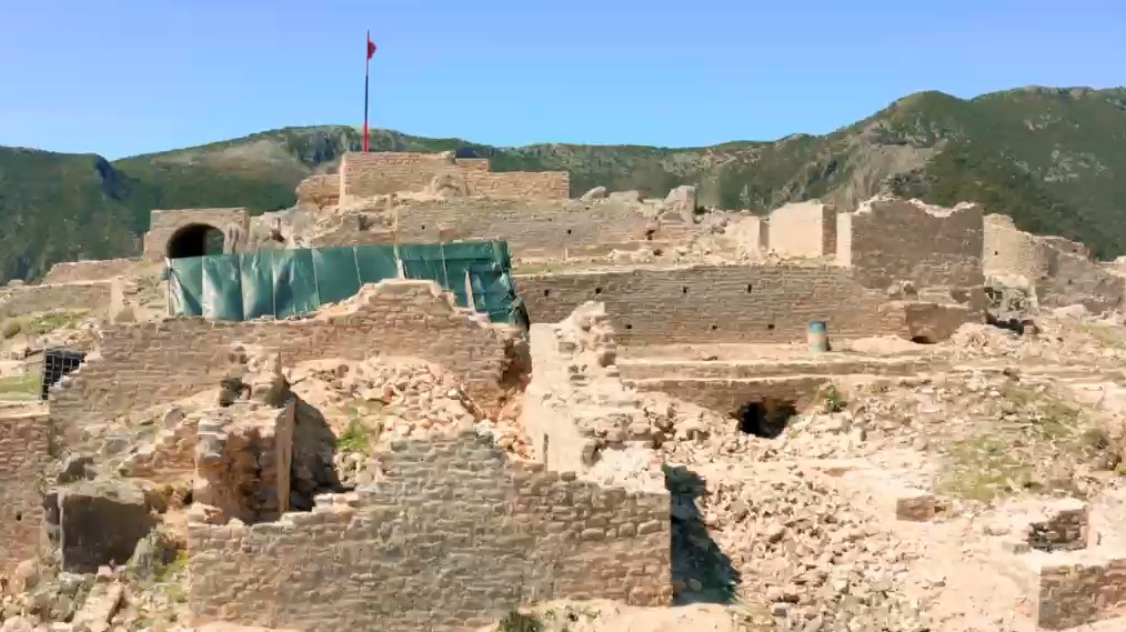 Vijojnë punimet në kalanë e Borshit, Gonxhja: Do hapet si sit i ri muzeal (VIDEO)