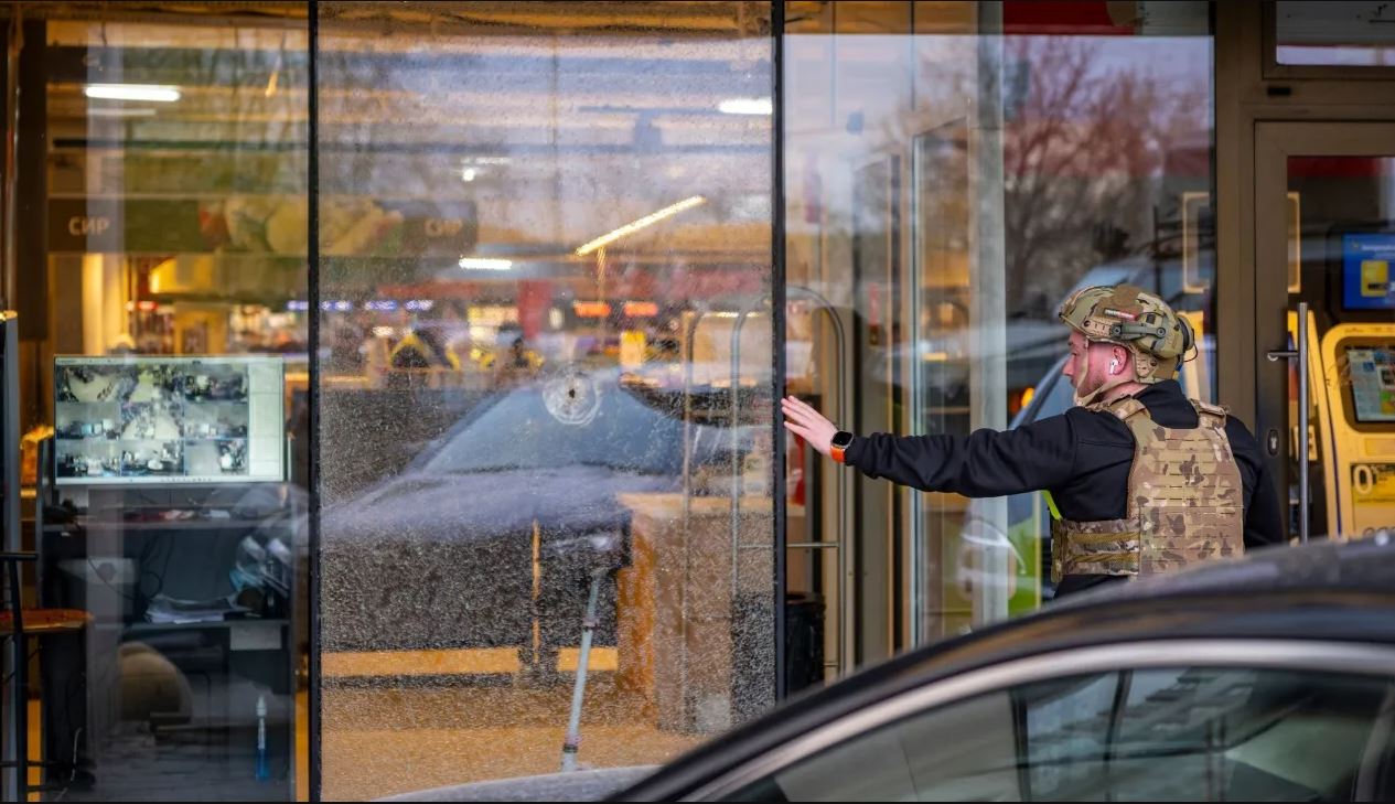 Sulmi me armë në Kiev, shkon në 6 numri i viktimave, mes tyre edhe autori