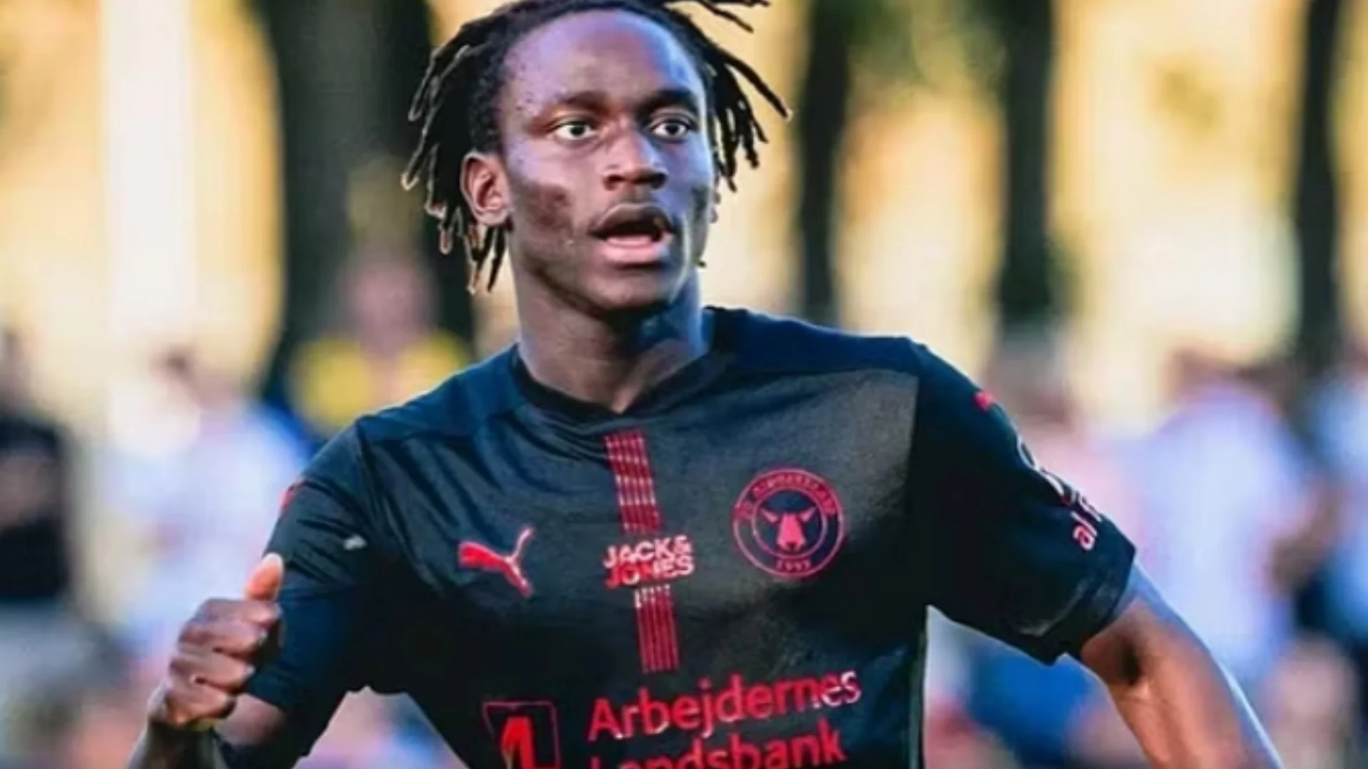 Një futbollist 19-vjeçar i Midtjylland sulmohet me thikë