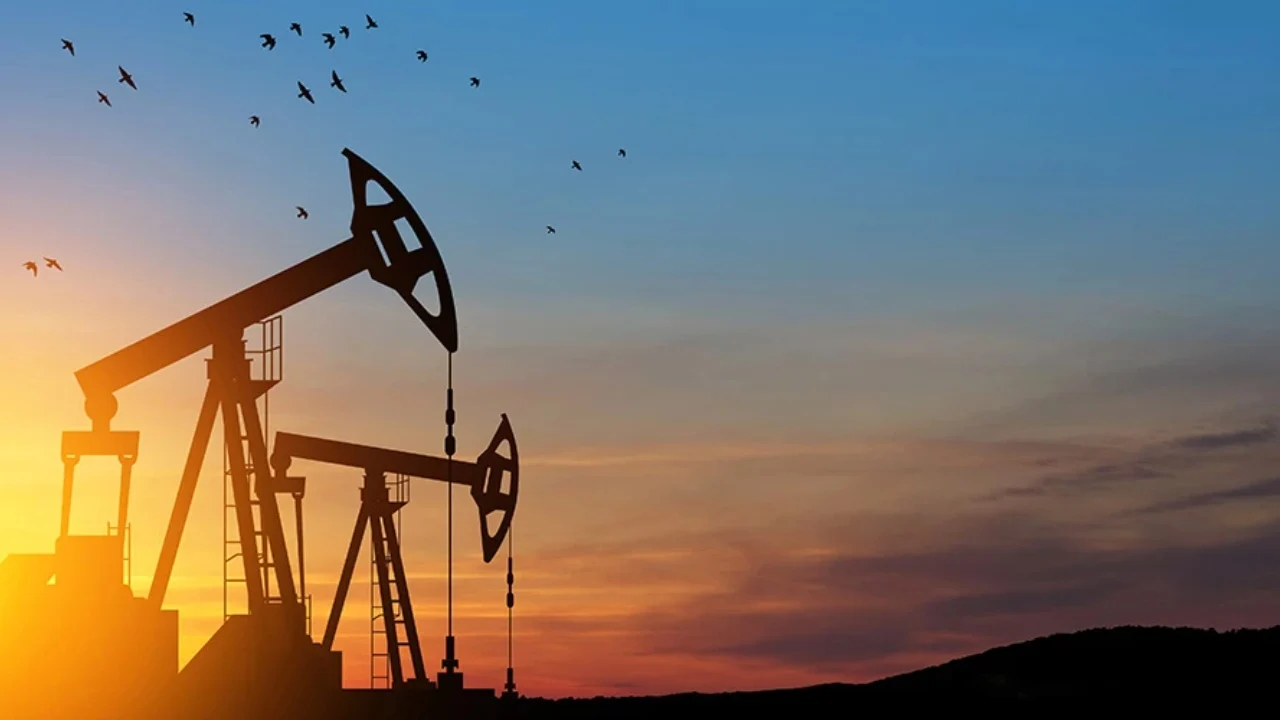 Çmimi i naftës rritet, armëpushimi i brishtë mes SHBA-së dhe Iranit rikthen pasigurinë në tregje