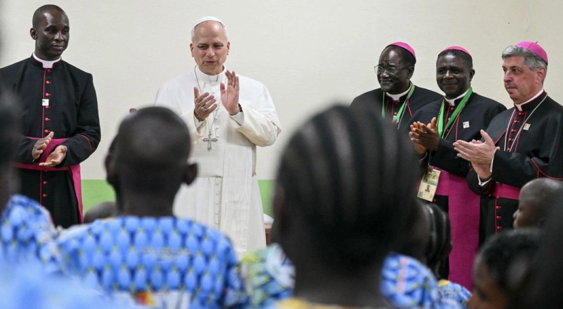 Papa Leone XIV kritika të forta: Miliarda dollarë shpenzohen për vrasje e shkatërrime, për shërim e edukim asgjë