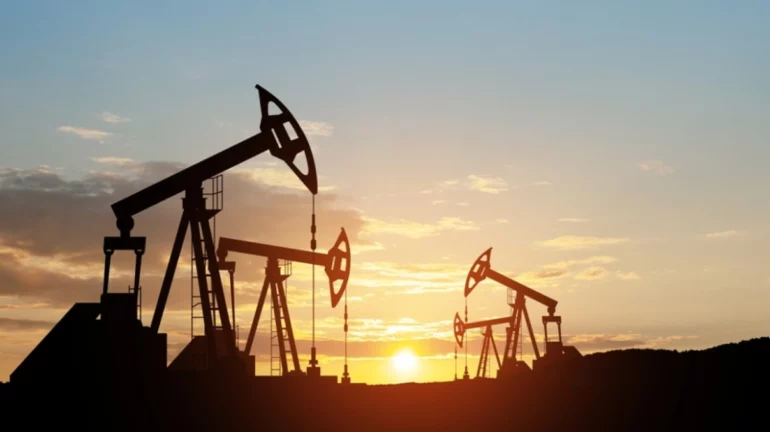 Tensionet në Lindjen e Mesme, çmimi i naftës kalon mbi 110 dollarë për fuçi