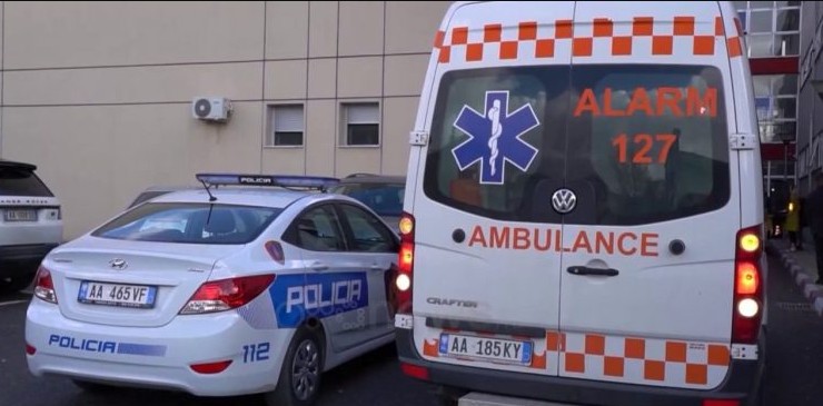 Plagoset aksidentalisht një grua, burri po pastronte çiften kur e qëlloi pa dashje