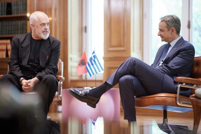 Takimi me Ramën në Athinë, reagon Mitsotakis: Mbështesim Shqipërinë në rrugën e saj të vështirë drejt anëtarësimit në BE