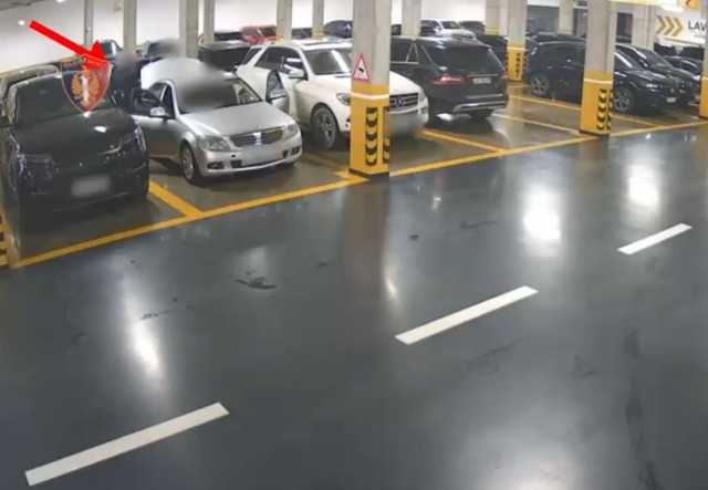 Morën peng një 32-vjeçar dhe më pas e dhunuan, identifikohen 3 autorët! Arrestohen dy prej tyre, njëri shpallet në kërkim (EMRAT)