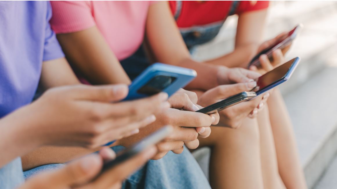 Bllokimi i rrjeteve sociale për të miturit, BE ndërton një aplikacion për të verifikuar moshën!