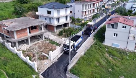Përfundon rehabilitimi i rrugës së “Hoxhëve” në Arapaj (VIDEO)