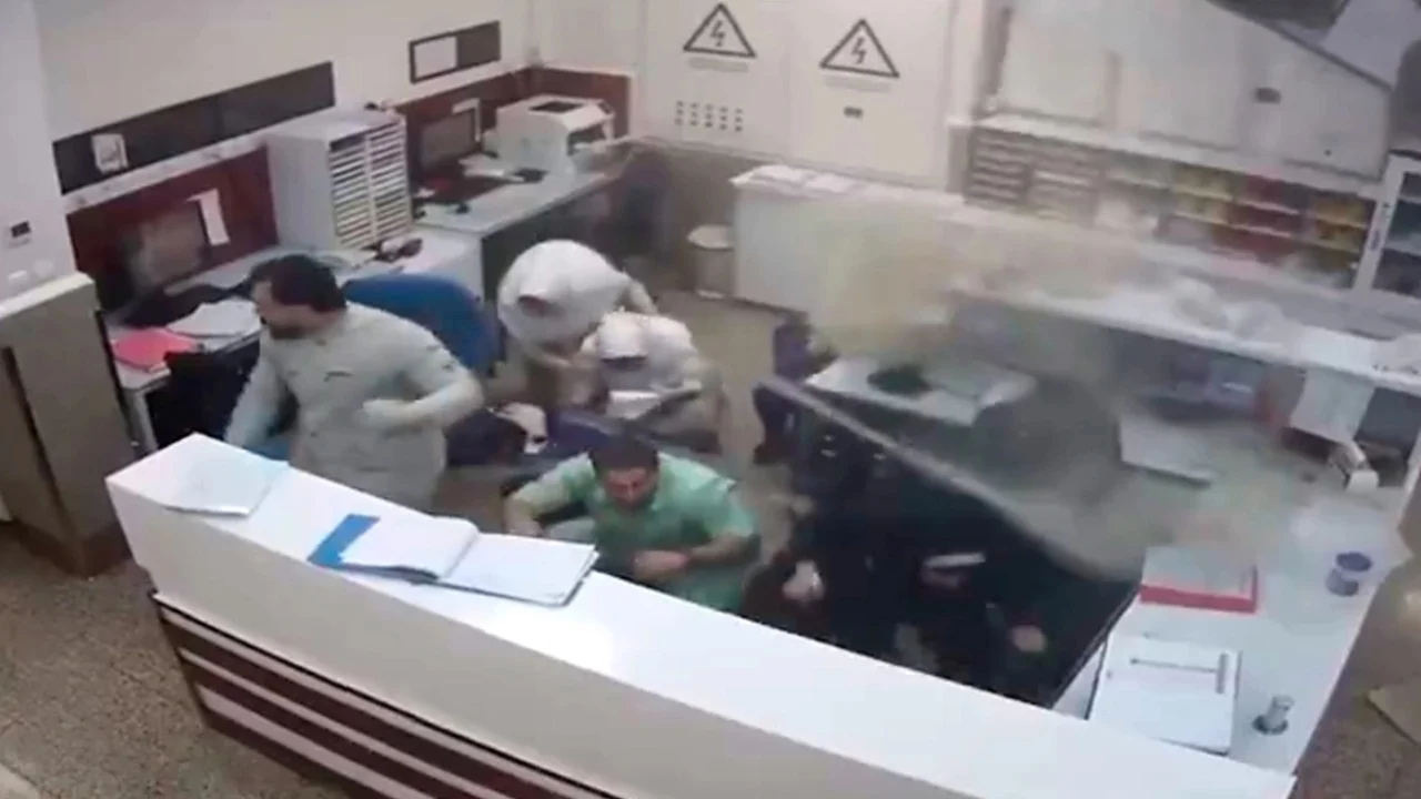 Pamje dramatike/ Sulmohet spitali në Teheran, infermierja nxiton të shpëtojë tre foshnje të porsalindura (VIDEO)