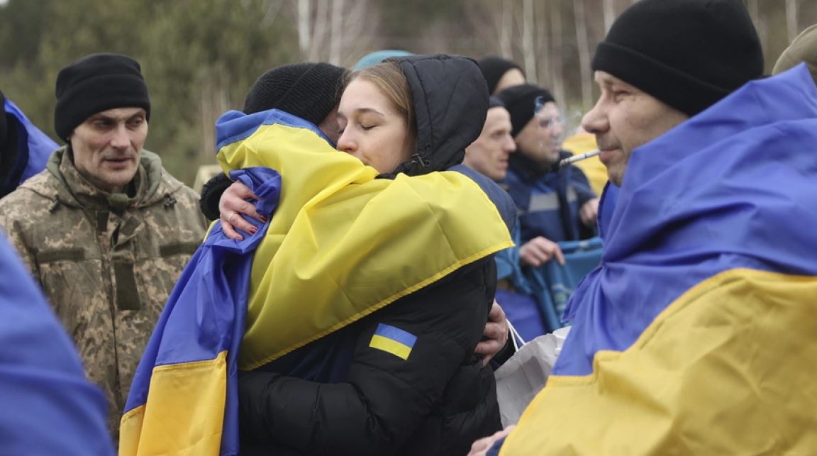 Moska dhe Kievi shkëmbejnë 193 të burgosur lufte, reagon Zelensky: Ata mbrojtën Ukrainën!