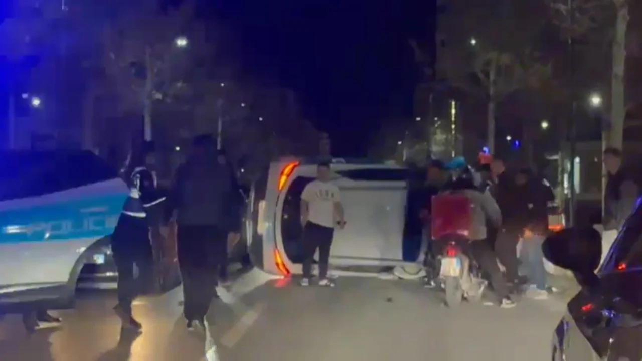 Drejtoi automjetin në mënyrë të rrezikshme, policia e Vlorës reagon për arrestimin e 14-vjeçarit: Nuk iu bind urdhrit dhe përplasi dy efektivë