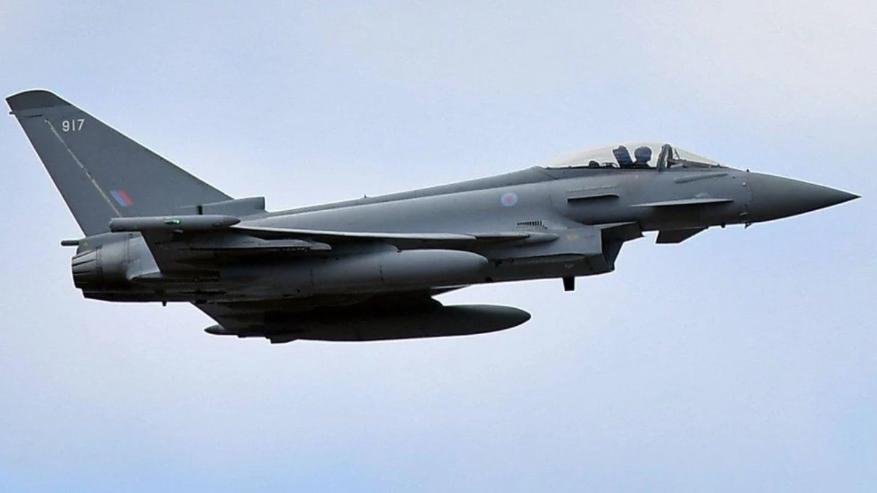 Avionët rusë “kapin mat” aeroplanin ushtarak britanik mbi Detin e Zi, provokime të vazhdueshme në ajër