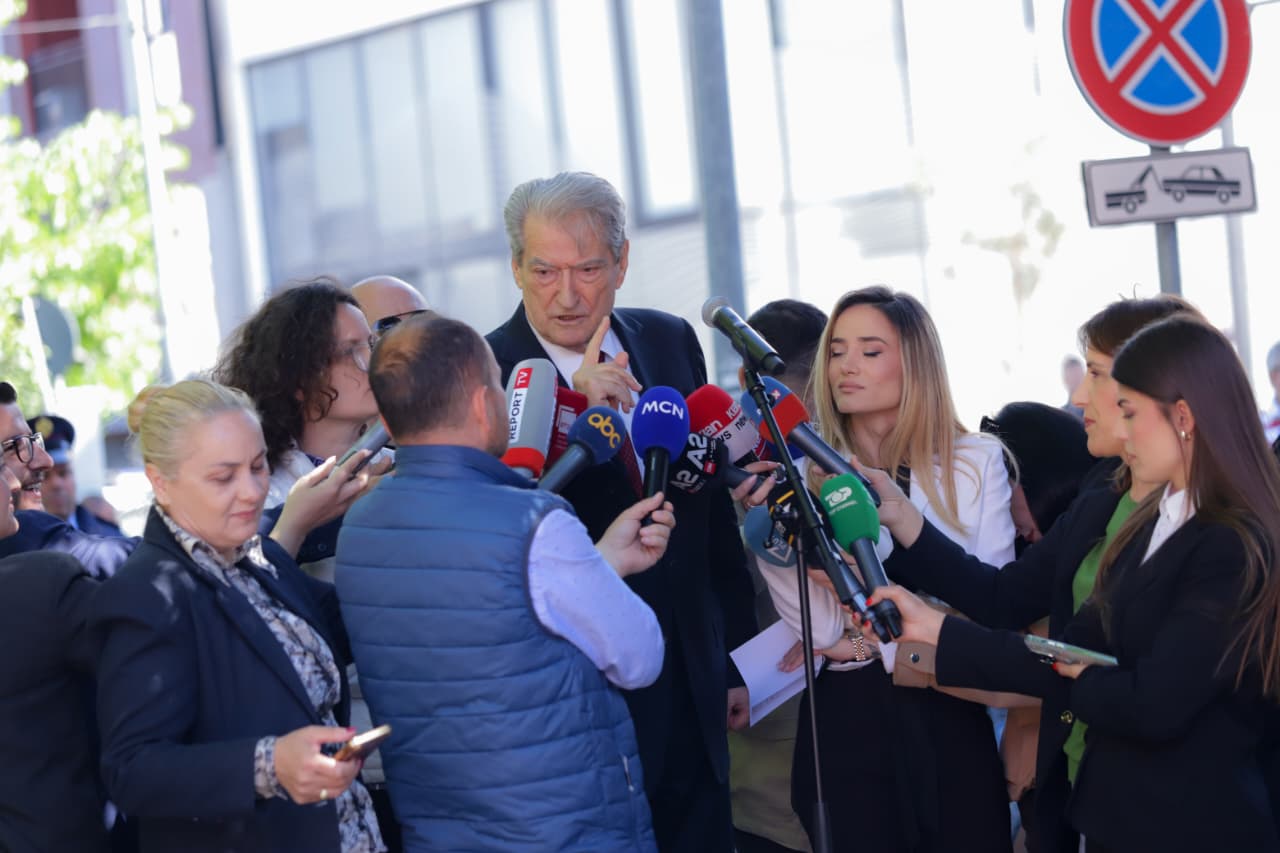 Berisha: Ndaj Altin Dumanit do ngrihet padi. Irena Gjoka ka marrë 3 pasaporta me mbiemra të ndryshëm, mos ndoshta i shiste?