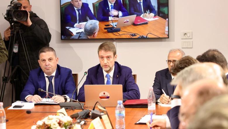 “IBAR ka qenë pozitiv”/ Hoxha hedh poshtë akuzat e opozitës: S’ka bllokim negociatash!
