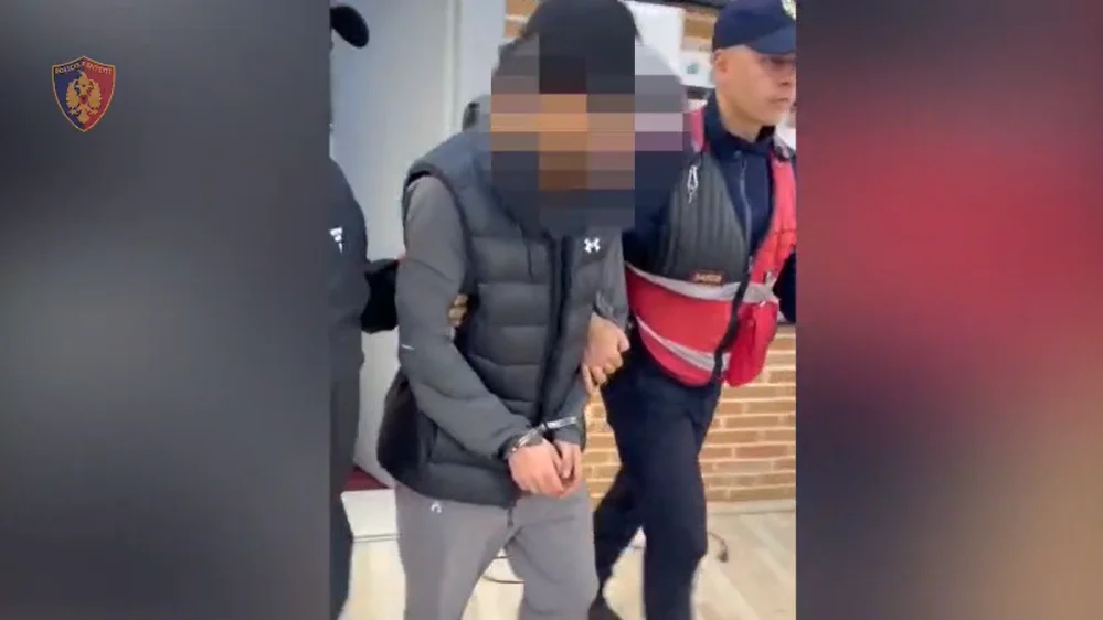 Mashtruan qytetarët shqiptarë dhe u vodhën llogaritë bankare, policia arreston 25-vjeçarin dhe shpall në kërkim bashkëpunëtorin
