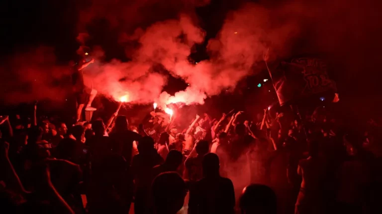 Festime të çmendura pas finales së Champions League, tifozët përplasen me policinë, qindra të arrestuar në Francë