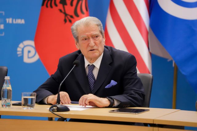 Berisha reagon pas intervistës së Ramës: Ka filluar t’i japë këshilla Europës, i drejtohej Putin-it si të ishte…