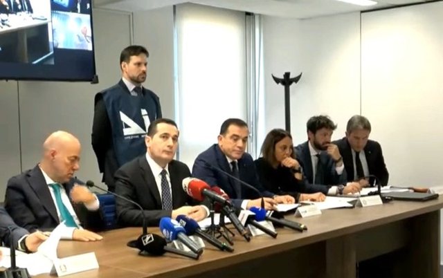 Aksioni i Antimafias për pastrimin e parave në Shqipëri/ Braho: Sekuestruam 1 milion euro cash, bllokuam pasuri