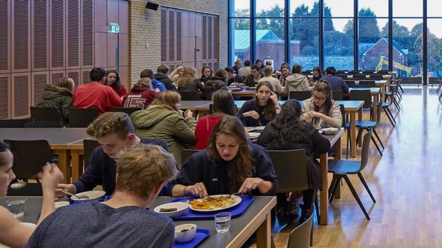 Franca nis ofrimin e vakteve me një euro për të gjithë studentët