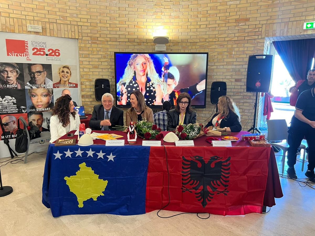 Hapet shkollë shqipe në bashkinë Francavilla al Mare, Itali, promotore një durrsake (FOTO)