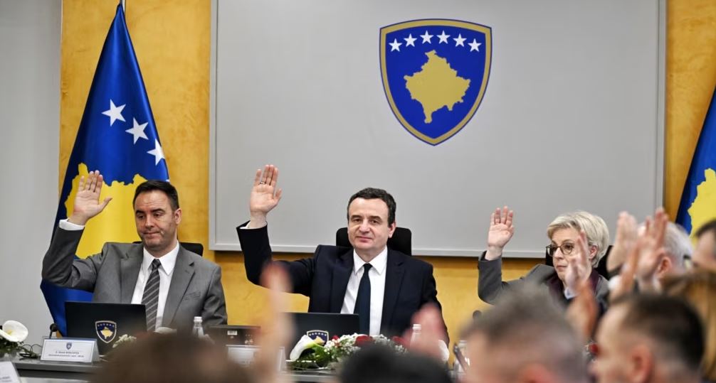 “100 euro para zgjedhjeve”, qeveria e Albin Kurtit shpall paketën e re sociale