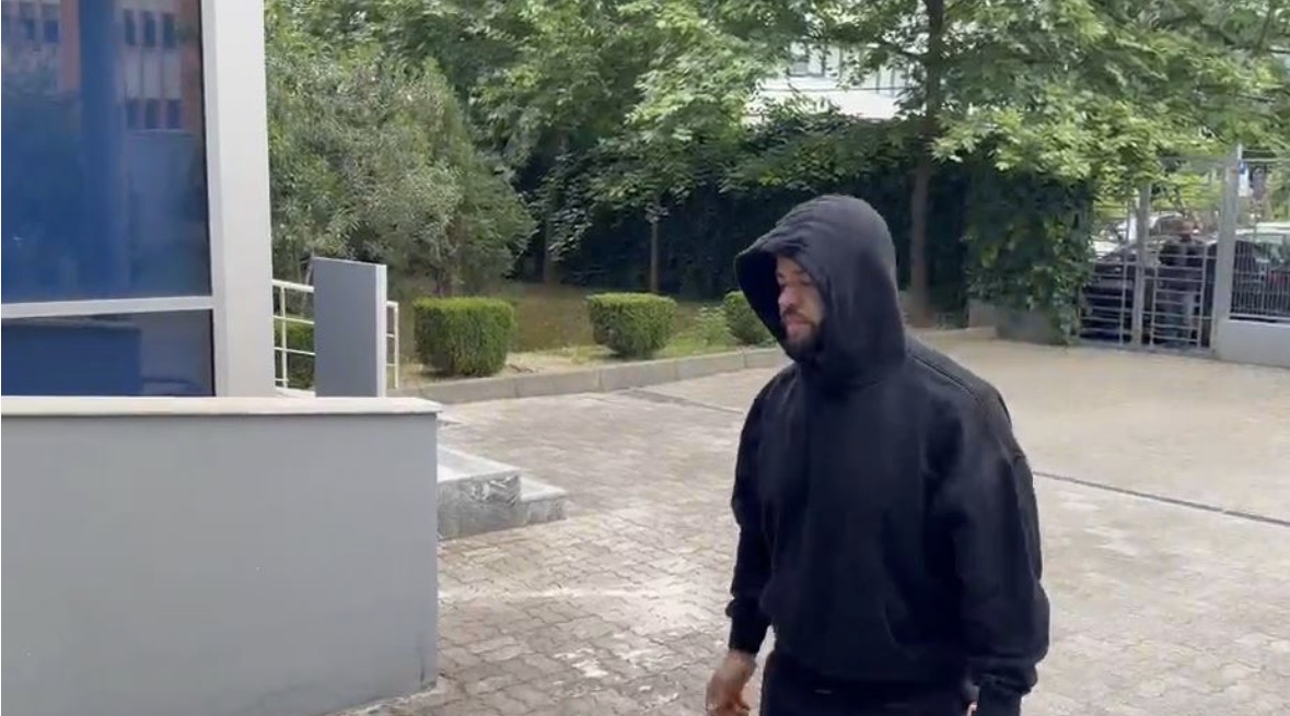 Dëshmitar në gjyqin e Laert Haxhiut, paraqitet në GJKKO “Noizy”