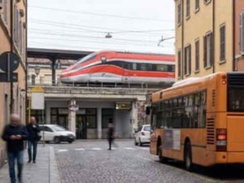 Italia drejt paralizës totale/ Greva 24-orëshe bllokon trenat, transportin urban, shkollat dhe spitalet në gjithë vendin 