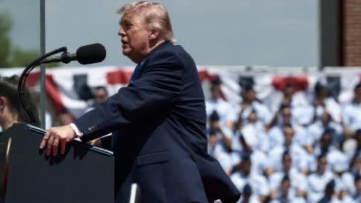 Trump për Iranin: Ose ne e përfundojmë, ose ata nënshkruajnë një marrëveshje