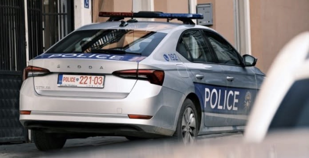 Plagosen me thikë dy persona në Kosovë, njëri prej të miturve në gjendje kritike