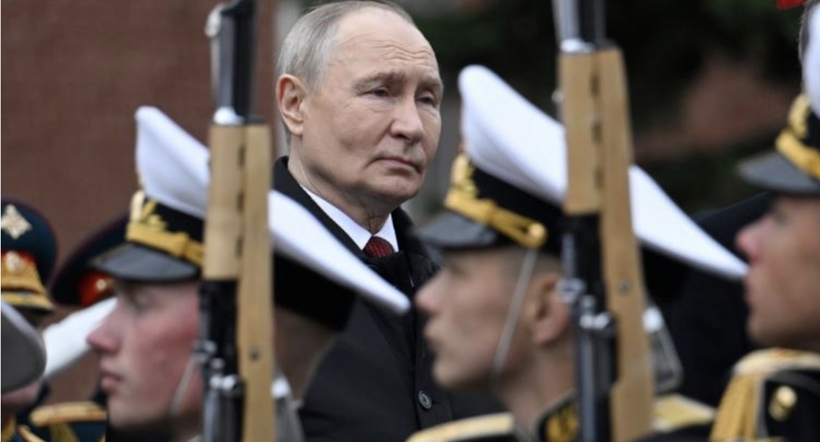 Putin nënshkruan ligjin/ Mund të përdorë ushtrinë për të mbrojtur qytetarët rusë jashtë vendit