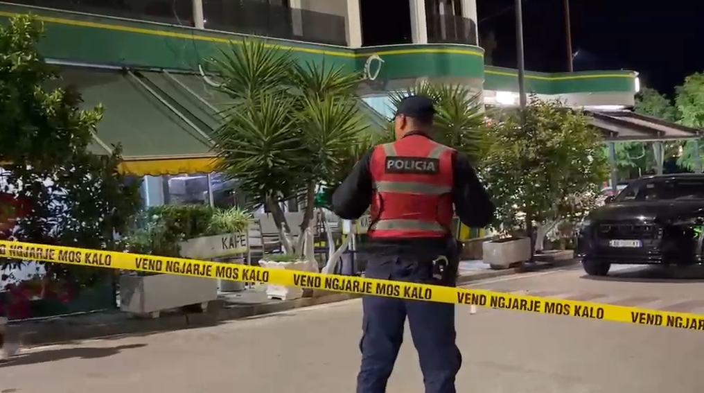 Vrasja e 66-vjeçarit në Sarandë/ Viktima hapi zjarr ndaj autorëve, policia shoqëron 5 persona