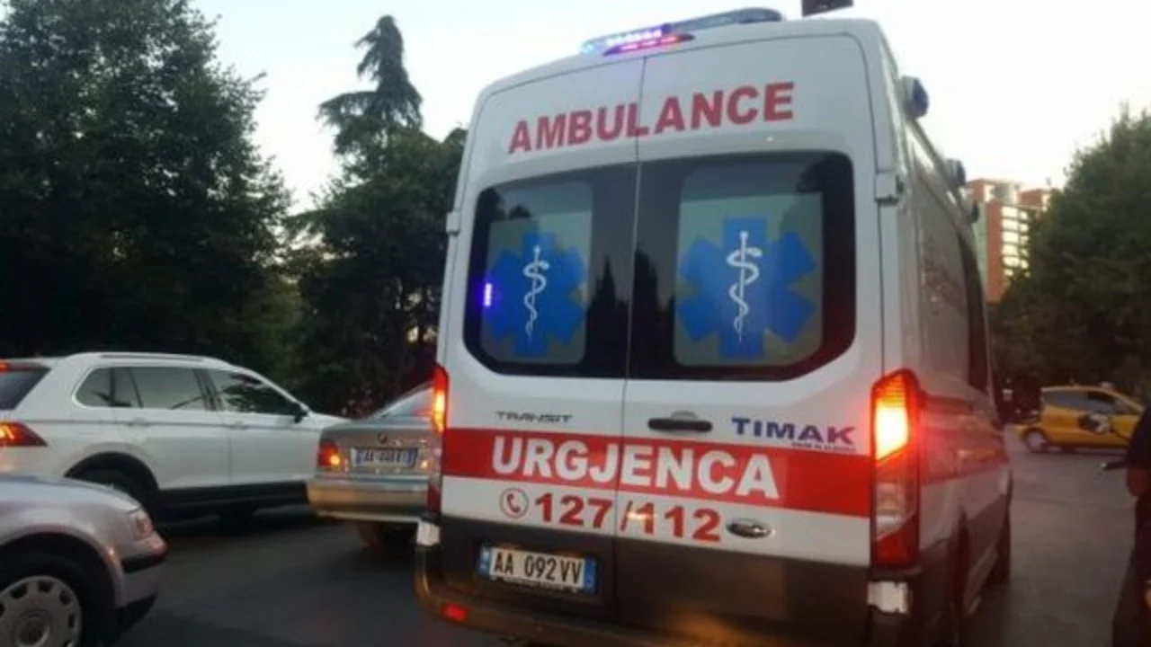Sherr mes të moshuarve në Kombinat, plagoset më thikë njëri prej tyre