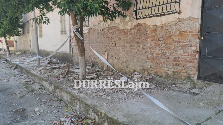 Shembja e parapetit të çatisë së pallatit, PD Durrës: Është e papranueshme që qytetarët të jetojnë me frikë