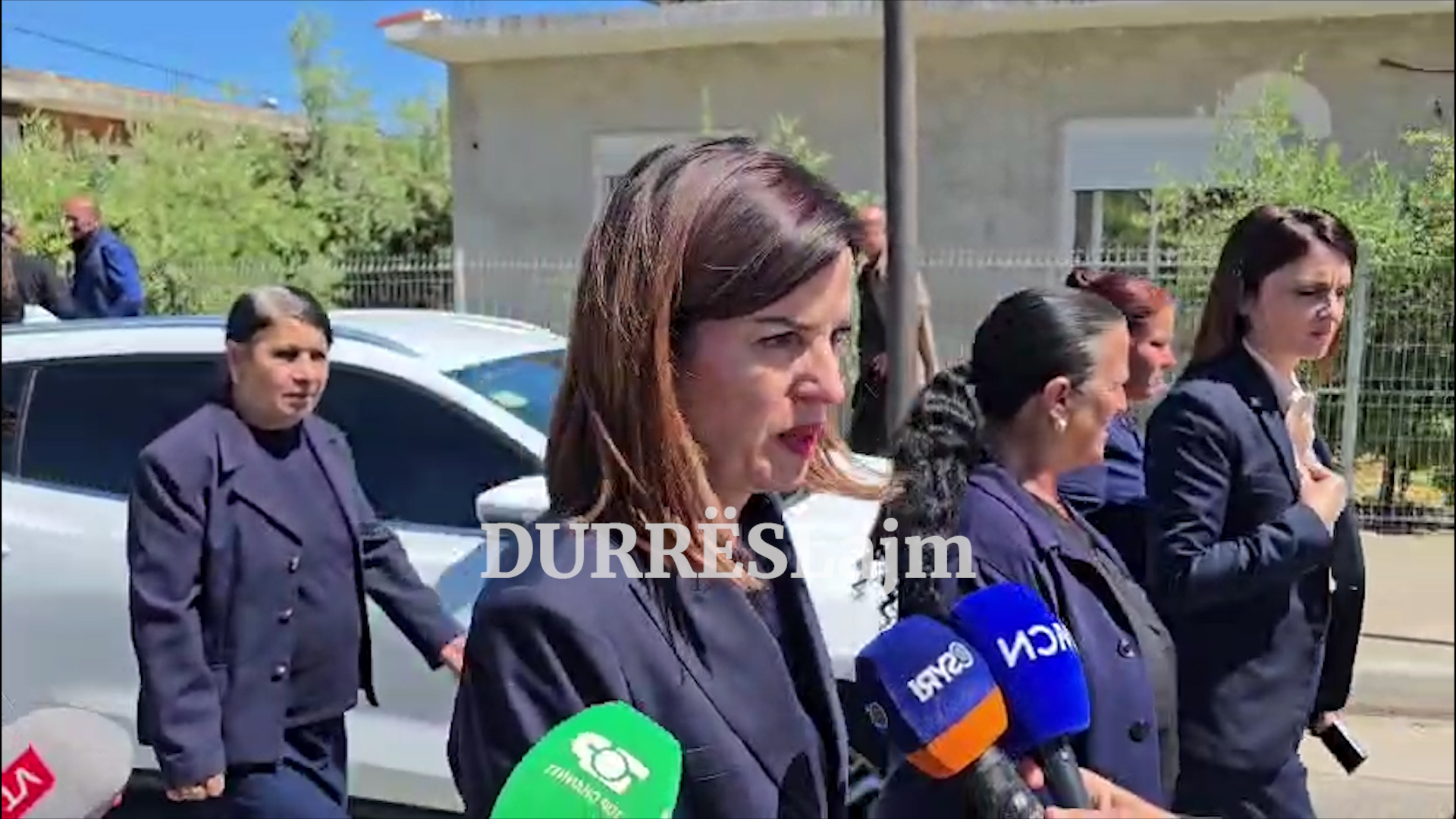 Zv/kryeministrja Koçiu në Durrës: Të respektojmë dhimbjen! Patjetër që do të merren masa (VIDEO)