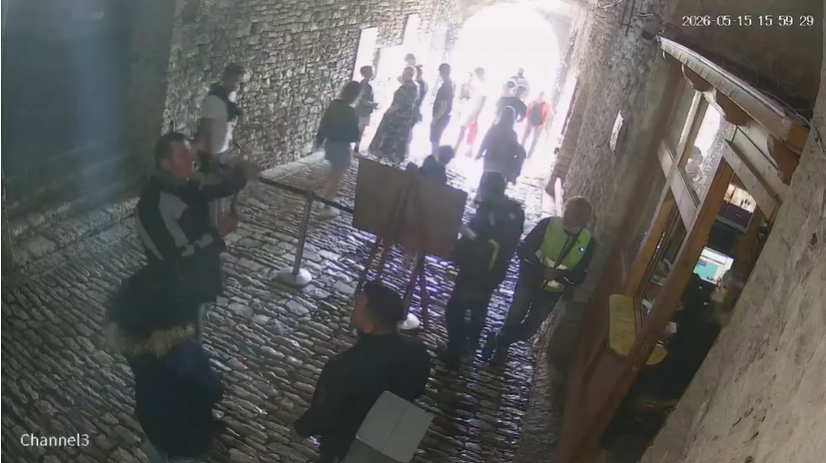 Incident në Kalanë e Gjirokastrës, Ministria e Kulturës: Vizitori hyri pa biletë dhe kërcënoi punonjësen