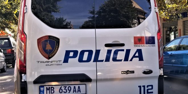 Të shtëna me armë zjarri në një banesë në Elbasan, dyshohet për një person të vetëvrarë