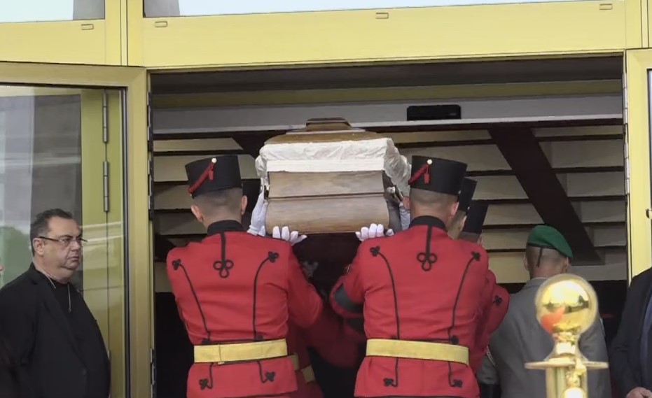 Homazhe në nder të ish-kreut të Kuvendit, Servet Pëllumbi