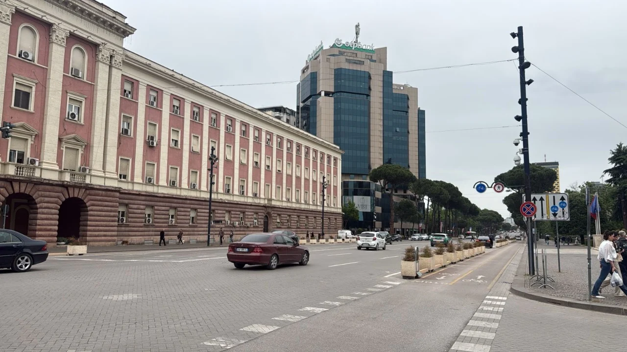 Ndryshon skenari i protestës/ Demokratët do të marshojnë pa fjalime
