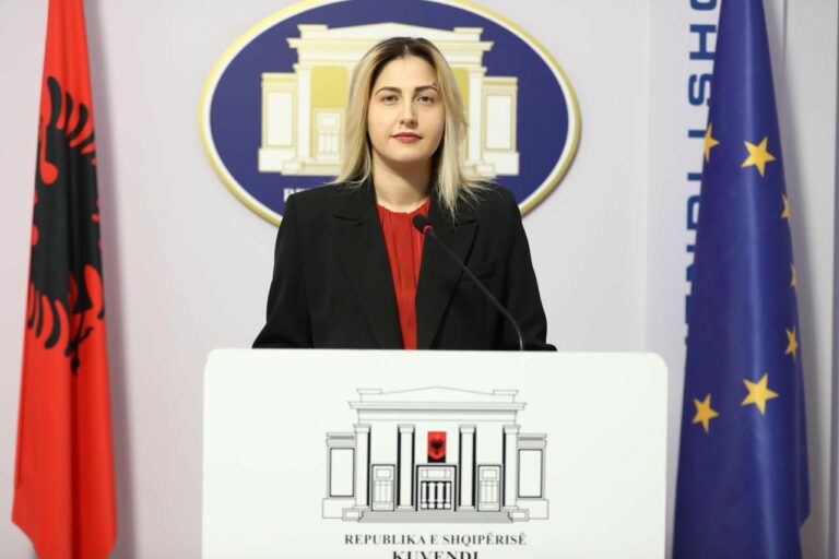 “Ka cenuar rëndë parimet kushtetuese”/ Ina Zhupa depoziton në Kuvend projektligjin për zonat e mbrojtura, kërkon shfuqizim