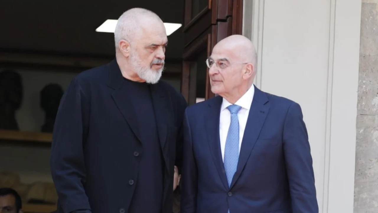 Ministri grek i Mbrojtjes në Tiranë, Dendias dhe Rama do të vijojnë takimin në një drekë pune/ Reagon kryeministri: Mbështetës i palëkundur i partneritetit