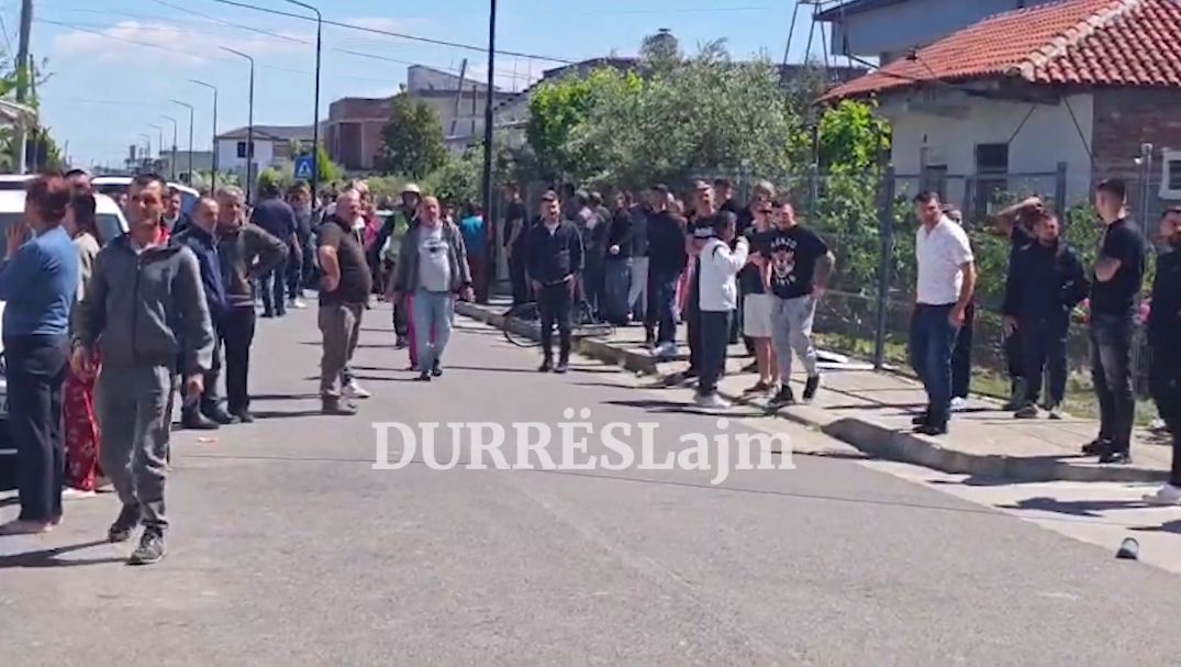 Aksidenti tragjik në Durrës, flasin dëshmitarët: Makina me shpejtësi i mori zvarrë! Dy janë vëllezër, tjetri djalë i vetëm