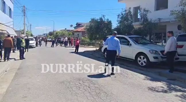 Përplasi për vdekje dy fëmijët dhe plagosi rëndë një tjetër, zbardhet identiteti i shoferit nga Durrësi