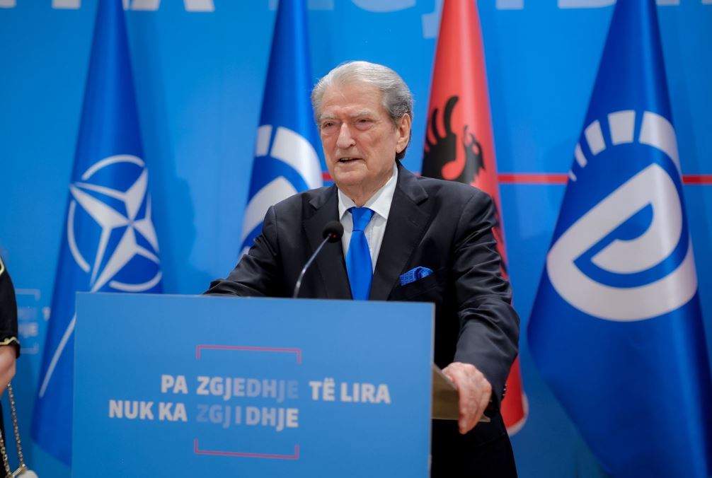 Berisha konfirmohet kreu i selisë blu: Mirënjohje edhe atyre që votuan kundër, jemi një familje!