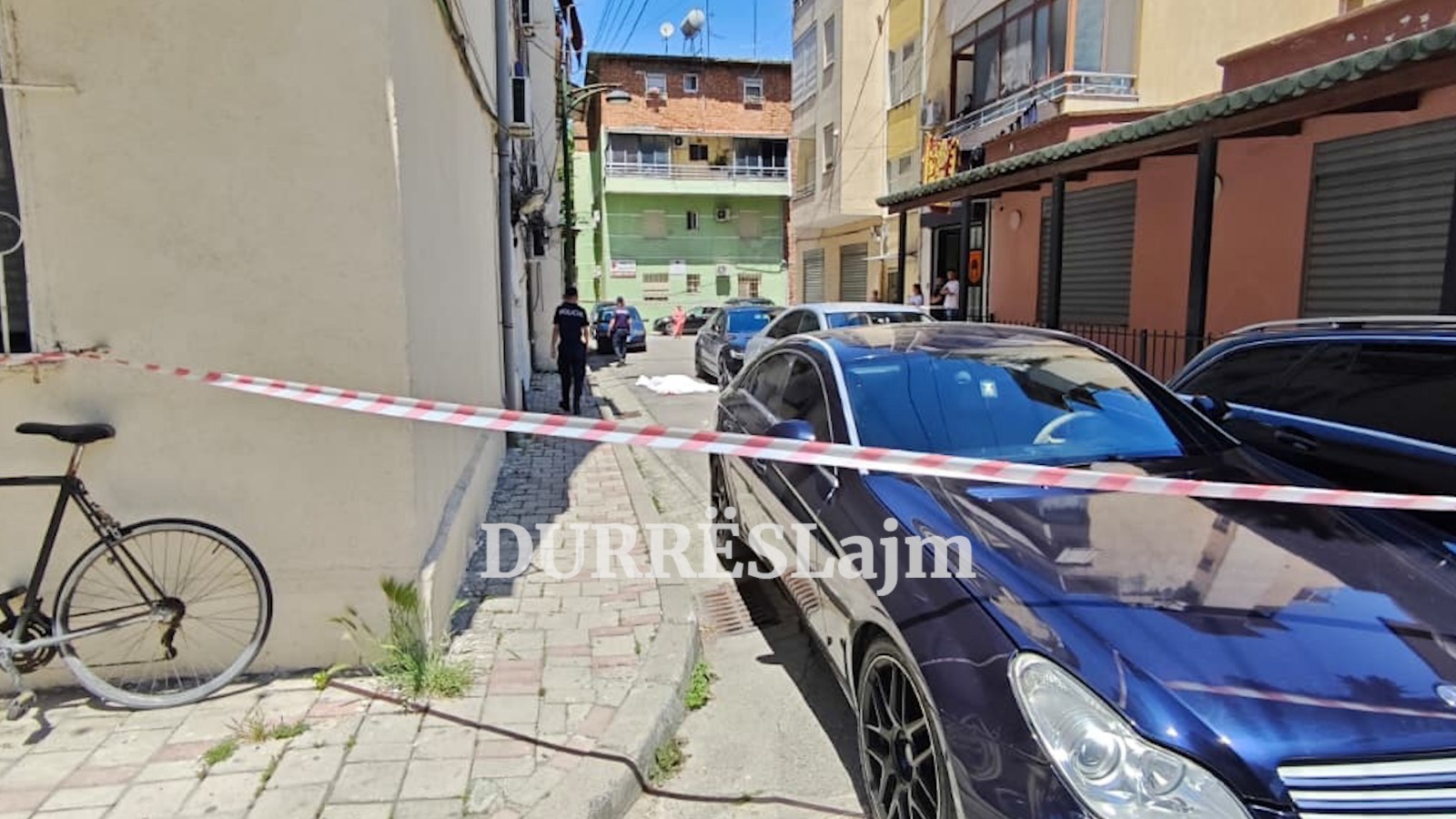 Sërish ngjarje e rëndë në Durrës, një grua hidhet nga pallati (VIDEO)